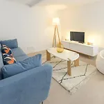 Design&bright flat near République