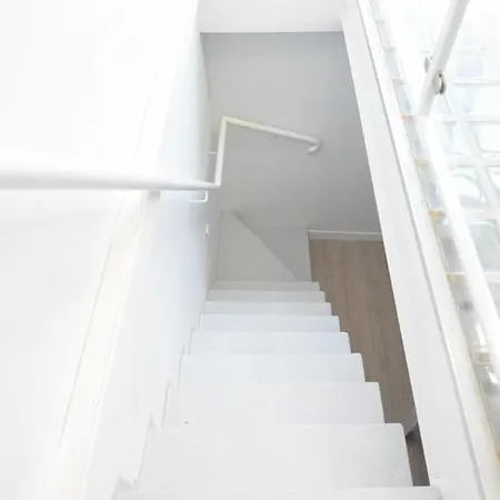 Design&bright Flat Near République Parigi