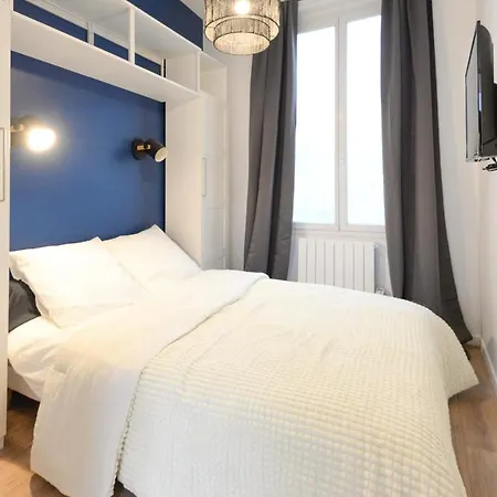 Design&bright Flat Near République Parigi