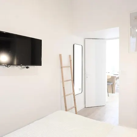 Design&bright Flat Near République Parigi
