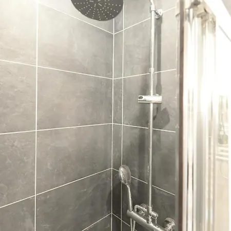 Design&bright Flat Near République Appartamento